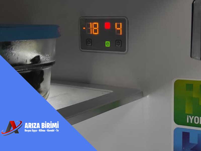 Arçelik buzdolabı turuncu ışık neden yanar?